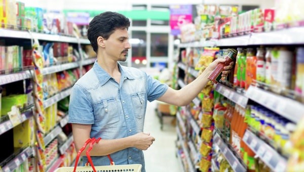 Половина россиян покупают только со скидкой