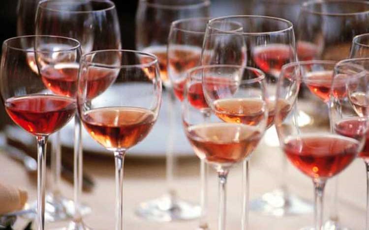 «Роскачество» определило лучшие российские розовые вина